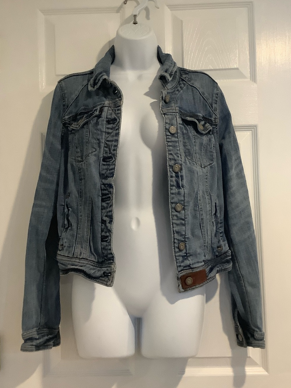 PILCRO AND THE LETTER PRESS Distressed Stretch Cropped Fall Denim Jacket M